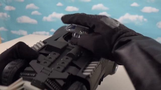 I'M BATMAN!! 3 in 1 BATCAVE Playset vs JOKER! Spin Master Series 3 Toys & Figures Unboxing смотреть онлайн