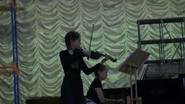 Ksenia Lukyanova,Daria Ulybysheva смотреть онлайн