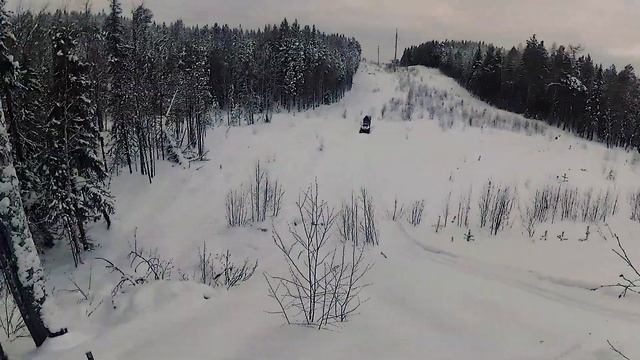 Stels Viking 600 покоряет крутую гору смотреть онлайн
