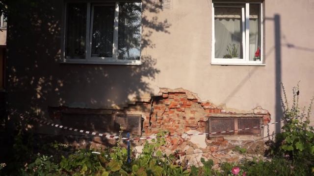 Обрушение части стены дома по улице Горького 129 в Калининграде смотреть онлайн