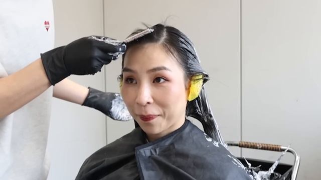 Korean Celebrity Hairstylist Kiu Gives Me a Hair Makeover смотреть онлайн