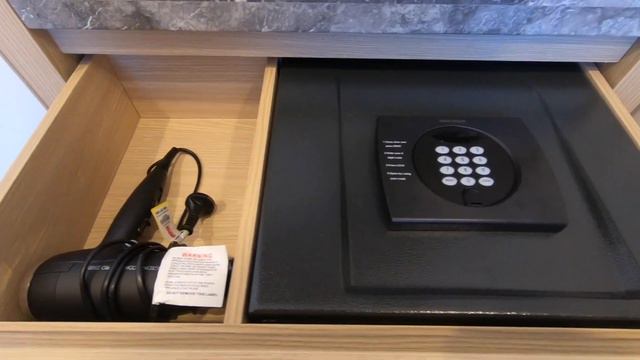 Ibis Melbourne Central Hotel Tour | Melbourne, Australia | Traveller Passport смотреть онлайн