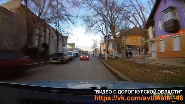 Дама снесла зеркало ул Харьковская Курск смотреть онлайн