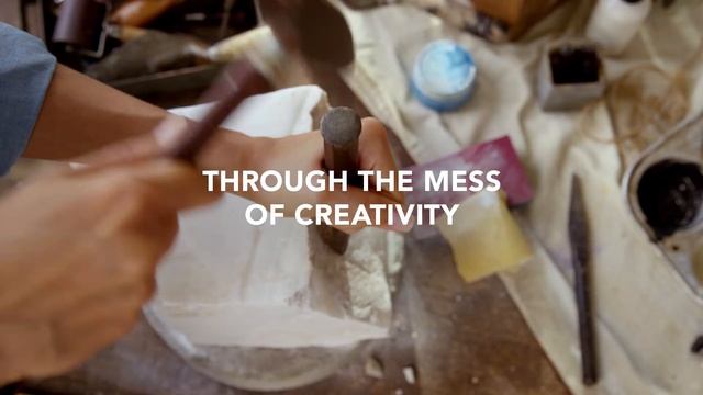 The Sculptor: How to Polish your Leather Shoes | KIWI Shoe Care смотреть онлайн