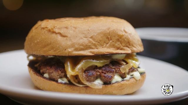 Seth Rogen, Adam Richman, and Tiffani Thiessen Rate the Best Burgers in L.A. | The Burger Show смотреть онлайн