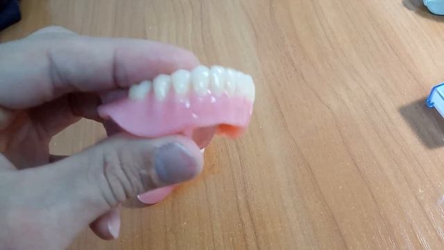 Полные съемные протезы под импланты