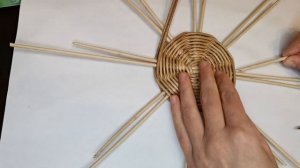 ДЛЯ НАЧИНАЮЩИХ!!! ПОДРОБНЫЙ МК СЕРВИРОВОЧНОЙ ПОДСТАВКИ ИЗ ГАЗЕТНЫХ ТРУБОЧЕК. УРОК № 1.