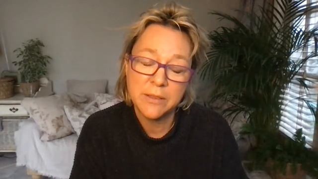 VERITAS TAROT IS GOING LIVE AT 9PM GMT TONIGHT - WORLDWIDE TIME ZONES ARE LISTED BELOW смотреть онлайн