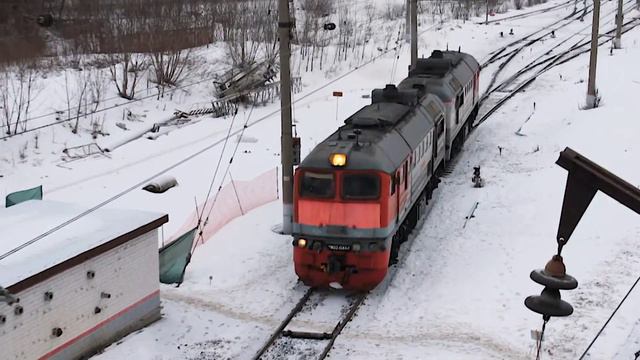 "Машка из Волховстроя!" Тепловоз 2М62-0444 выполняет манëвр. смотреть онлайн