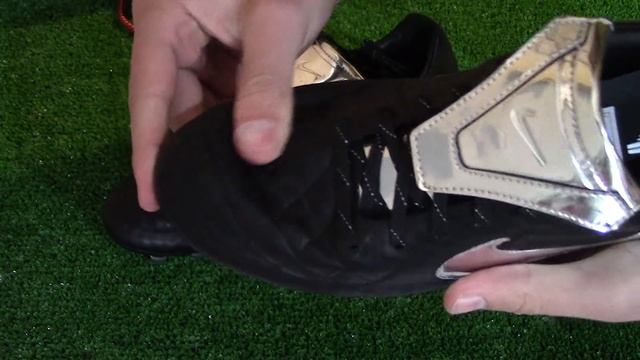 Francesco Totti's Nike Tiempo Legend V Premium Unboxing смотреть онлайн