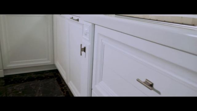 Белая кухня, современная классика. Отзыв хозяйки. смотреть онлайн