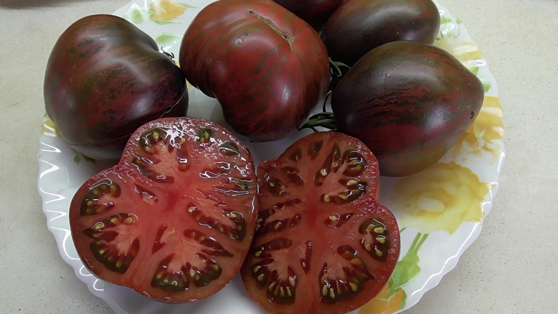 Томат Мятежный звездный истребитель ведущий (Rebel Starfighter Prime, США).  В рассаде и плоды.