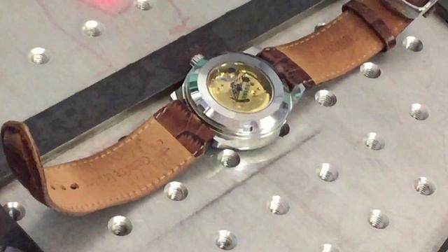 Отдал свои часы на гравировку на заводе ОЖД смотреть онлайн