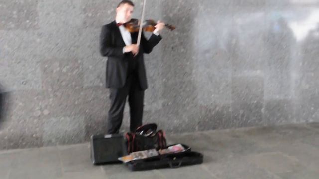 Вот что я увидела в московском подземном переходе...