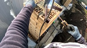 Продолжаю собирать колонны из кирпича