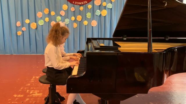 Фортепианный дуэт: Тихоненко Евгения и Толстенкова Дарья. смотреть онлайн