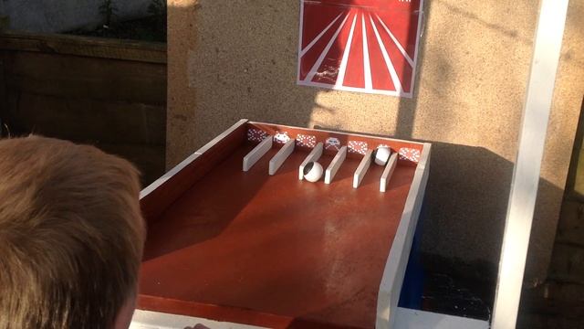 Space Invaders themed Roll-a-Ball Carnival Game смотреть онлайн