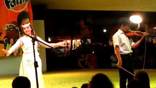 САЯТ-НОВА *АШХАРУМЕС*танец ЕЛЕНА МКРТЧЯН скрипка АЛЕКСАНДР КОСИК рук.АРАКСИ КОСИК смотреть онлайн