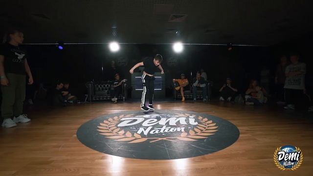 1/4 Bboy Уран VS Bboy Пиранья /BREAKING KIDS / DEMINATION 2022 смотреть онлайн