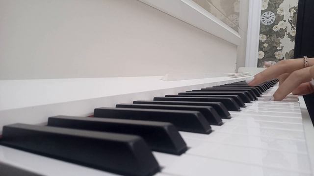Замок из дождя - Лёша Свик (cover) на пианино смотреть онлайн