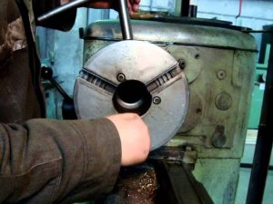 ТОКАРНЫЙ ПАТРОН  Как эффективно чистить патрон.