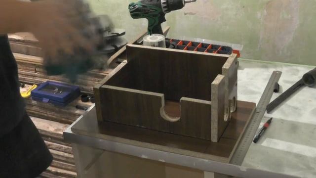 Короб для стационарной установки ленточной шлифмашинки Makita 9404 смотреть онлайн