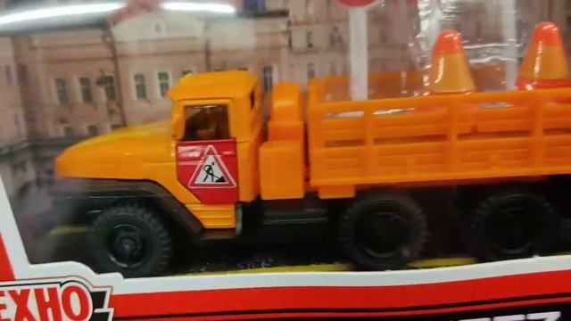 В магазине игрушек! Обзор на машинки,Влог! смотреть онлайн