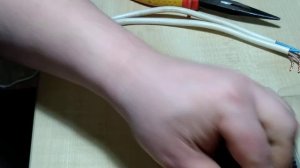 Соединение проводов с помощью быстро зажимных клеммников WAGO 222.