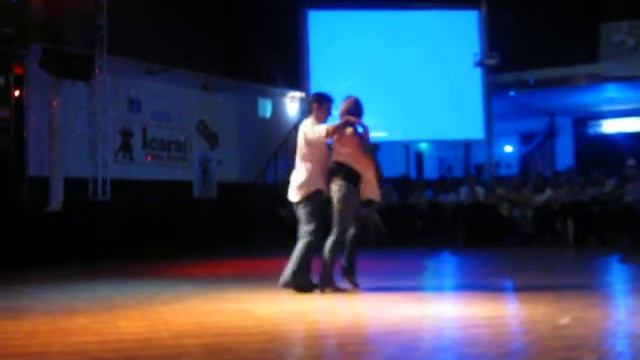 Improviso West Coast Swing - Roger Batista e Celina Omori смотреть онлайн