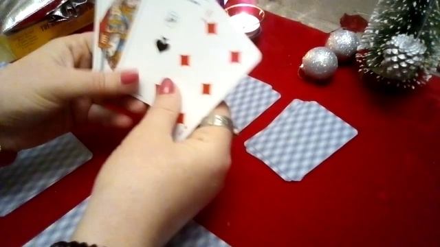 Расклад на бубнового короля по отношению к червовой даме ? смотреть онлайн