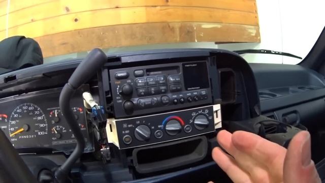 Air Conditioning Control Panel - 1995 to 1999 Suburban, Tahoe, Yukon, Sierra, Silverado смотреть онлайн