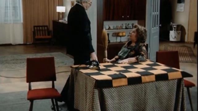 Аркадий Райкин воспитывает соседку