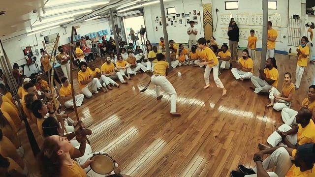 Capoeira Guerreiros NJ Batizado 2022 - Camaleão Troca de Corda смотреть онлайн