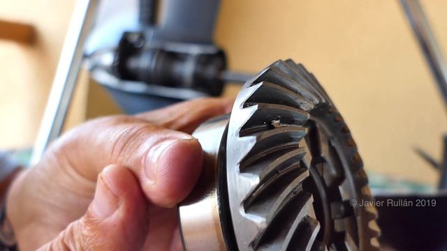 Yamaha Outboard Maintenance (gearbox) [4K] (DIY) смотреть онлайн