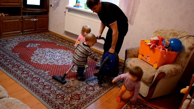 Нелёгкое это дело - пылесосить ковёр... смотреть онлайн