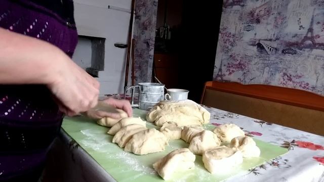 Мини пиццеблинчики.Булочки с маком и ватрушки с творогом испекла в печи. смотреть онлайн