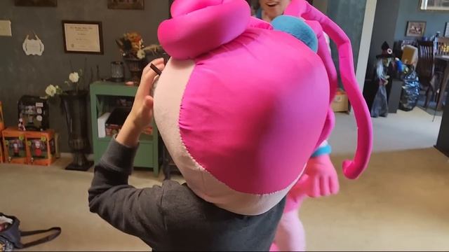 New Mommy Long Legs Costume Full Video! Mommy Goes To The Park!