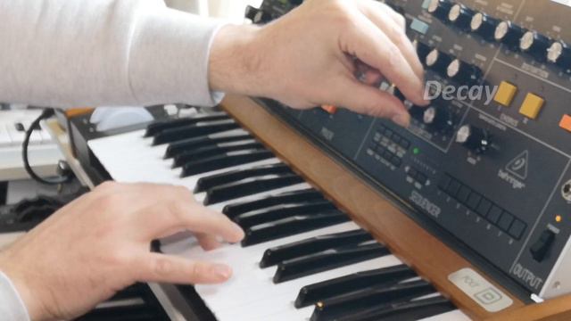 Behringer Poly D demo tune. (A one-synth tune test. All sounds are Poly D.) смотреть онлайн