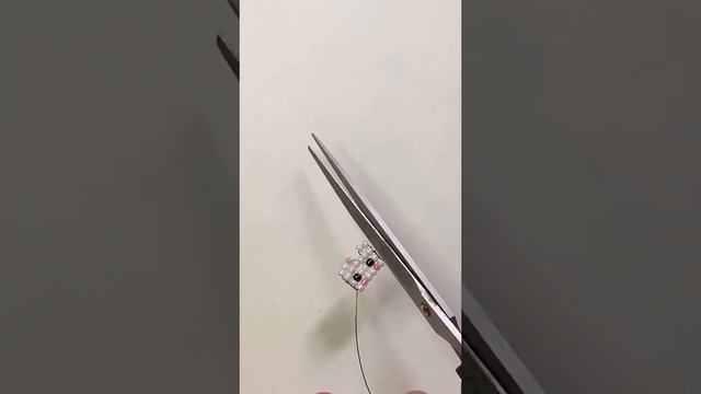 туториал по колечку hello kitty #бисер #бисероплетение смотреть онлайн