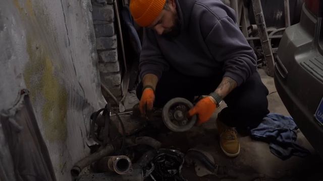 Оживление мертвеца Kia Corento с передовой смотреть онлайн