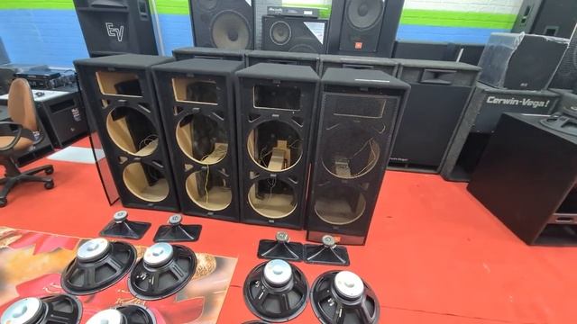 Loa Mỹ nòi JBL JRX 125. Bass 40 Full kép. Giá 20tr. Mùi thơm phức. Đt 0936.583.140 смотреть онлайн