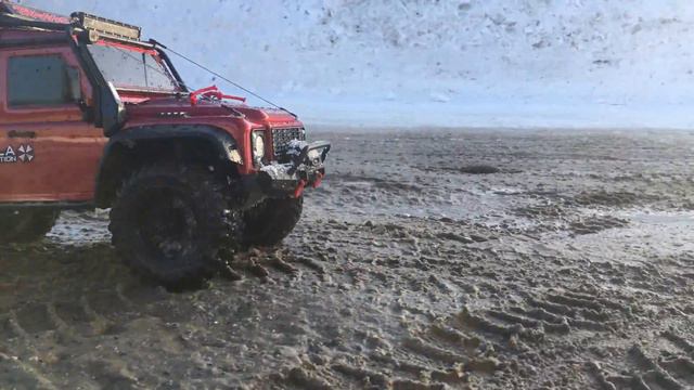 RC TRAXXAS TRX 4 Land Rover Defender 4WD spring splash (всплеск весны) смотреть онлайн