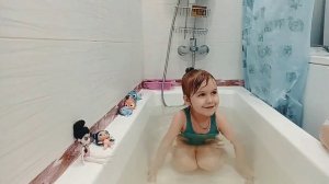 Упражнения для детей в ванной дома #1 (Тренировка дома в ванной?)