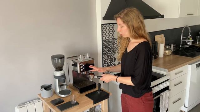 Comment utiliser une machine à expresso manuelle ? смотреть онлайн