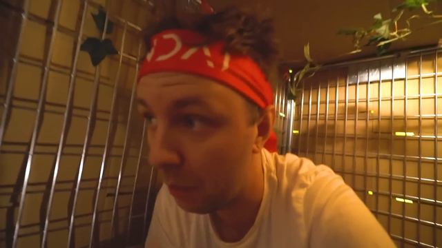 FLYR FRÅN SPELMÄSTARENS *NYA* KARTONGFÄNGELSE - Vi kan INTE lita på KAPTEN EMIL... смотреть онлайн