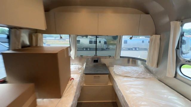 #1 SELLING Airstream Trailer- 2023 Flying Cloud 25FB Twin Part Two смотреть онлайн