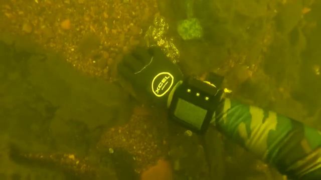 Нашёл телефон под водой!!! ЛУЧШИЕ НАХОДКИ