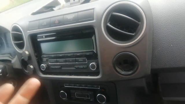 Фольксваген Амарок снятие магнитолы. смотреть онлайн