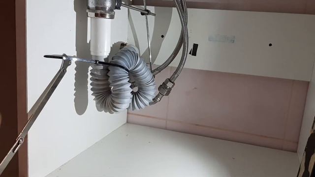 Сифон из гофрированной трубы смотреть онлайн