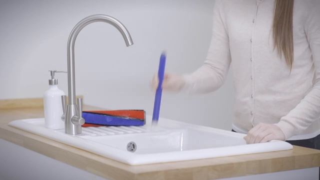 How to wash your Dyson V8 and V10 cordless vacuums soft roller cleaner head